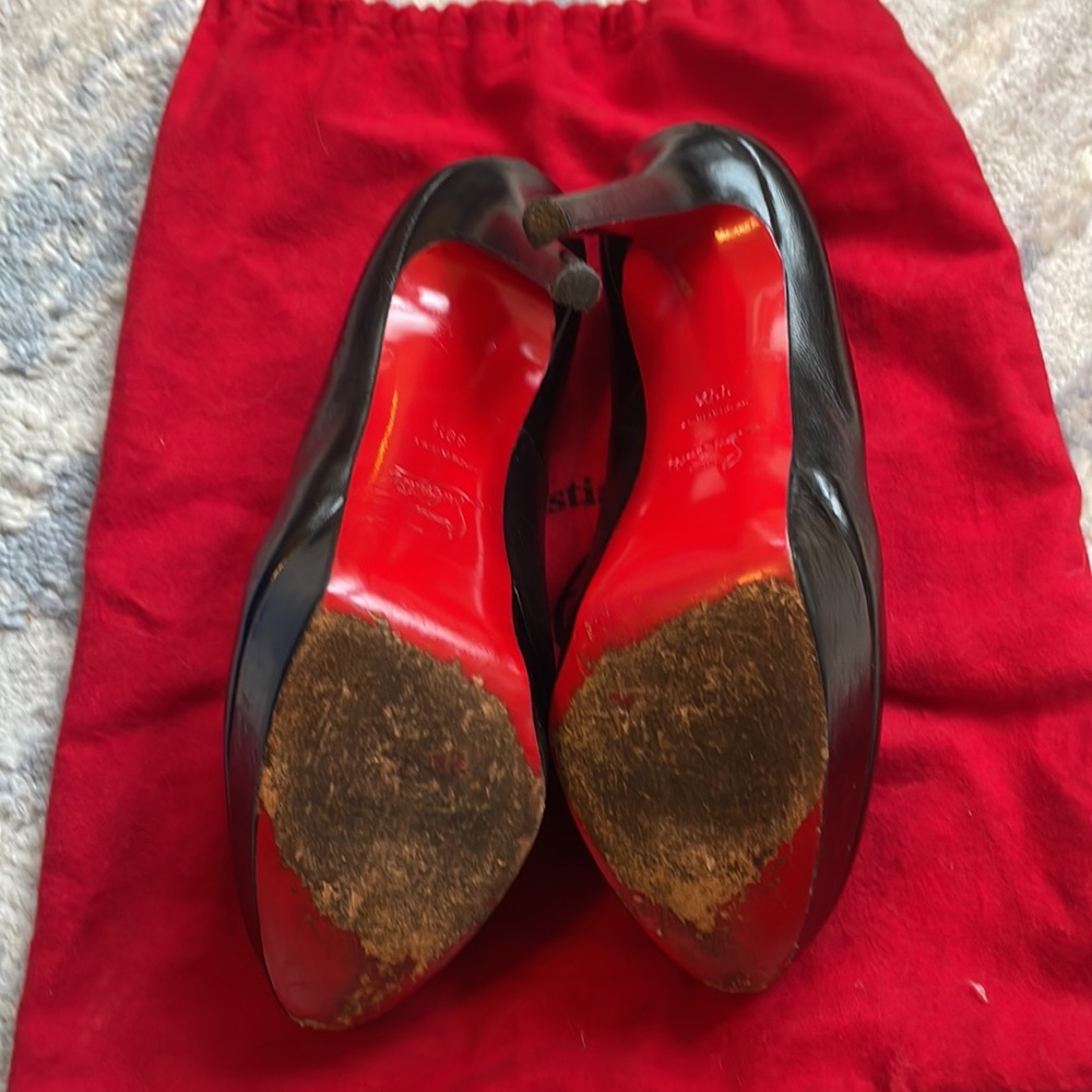 Christian Louboutin Bianca Heels in Black Leather - Size 39.5 - Picture 3 of 7